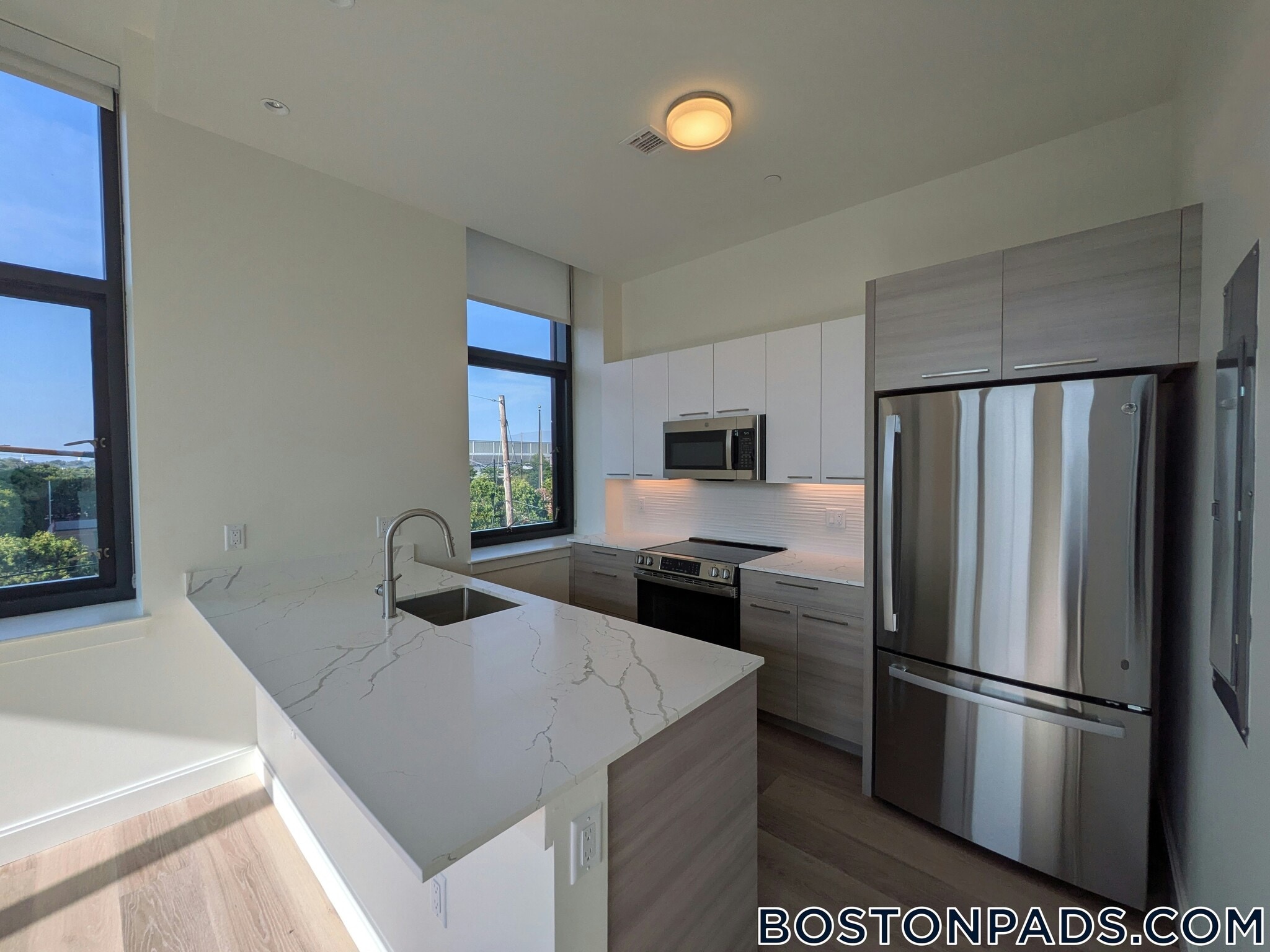 Building Photo - 1079 Commonwealth Ave