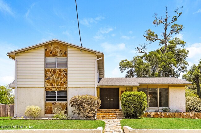 Building Photo - 2867 Holly Bay Rd
