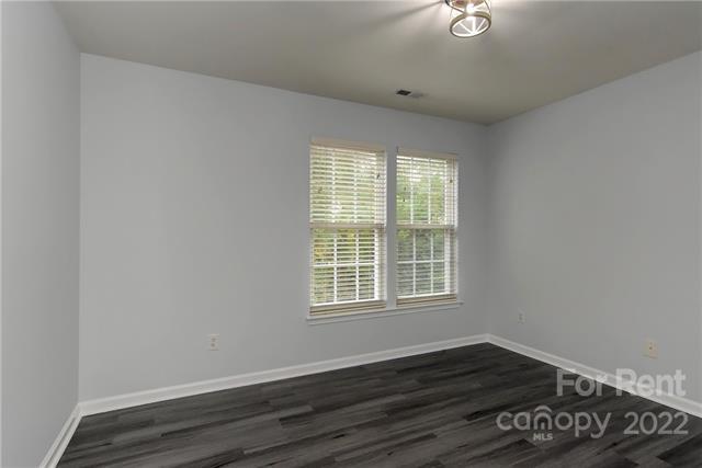 Building Photo - 517 Chadmore S Dr