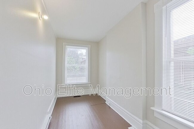 Building Photo - 1695 E Weber Rd