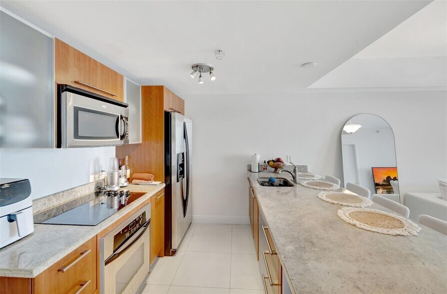 Building Photo - 185 SW 7th St