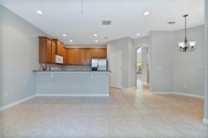 Building Photo - 1088 Crestwood Commons Ave