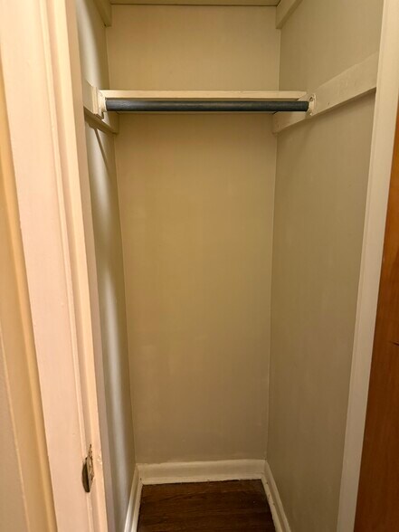 Building Photo - 1064 Anderson Ferry Rd