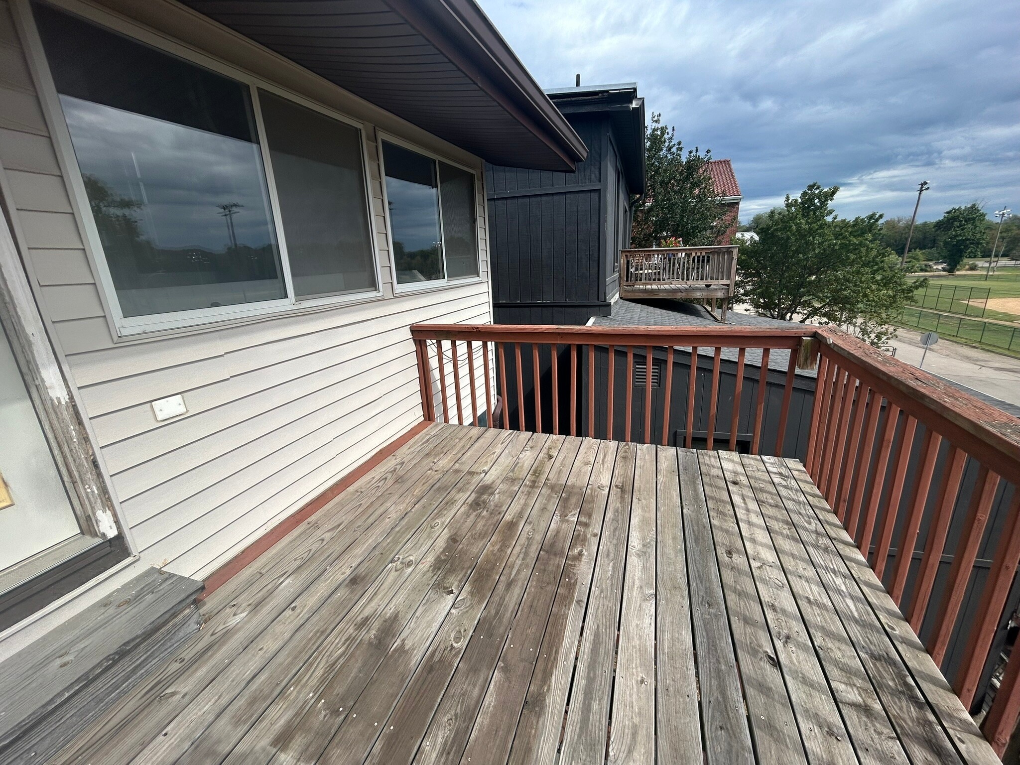 Deck - 3049 Riverside Dr
