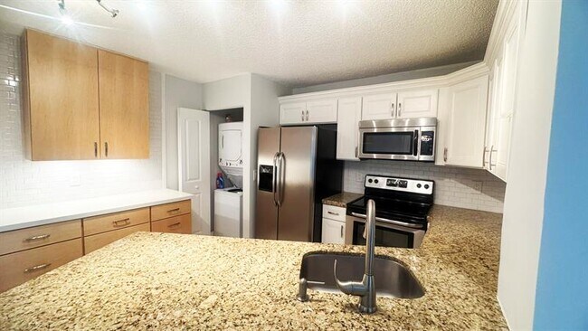 Building Photo - 7547 S Oriole Blvd