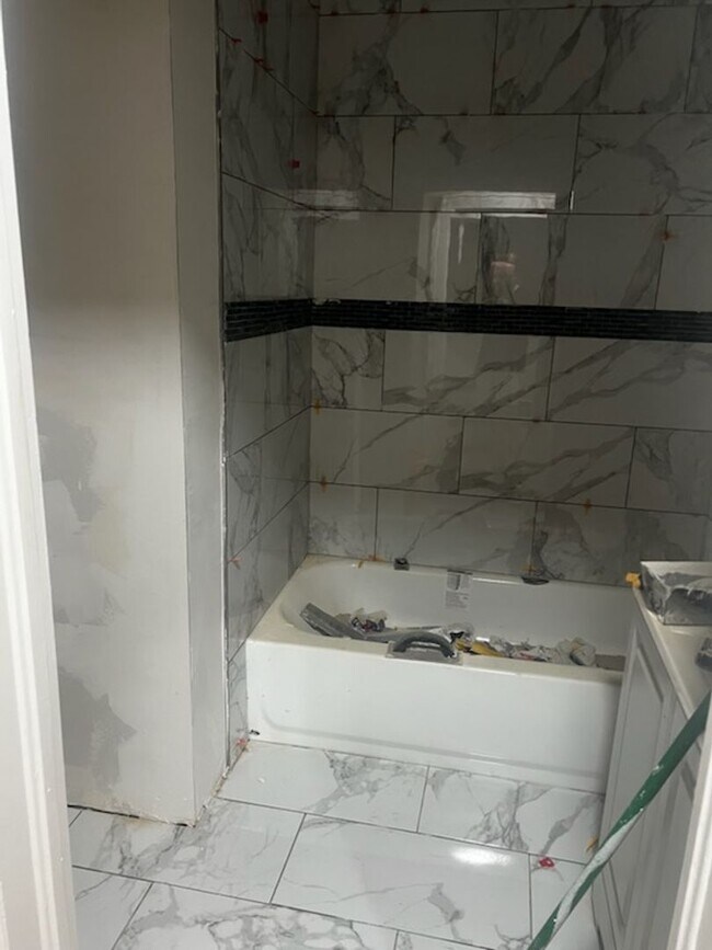 Building Photo - Newly Renovated 3 Bedroom House.