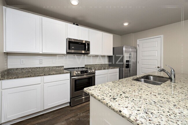 Building Photo - Stunning 2-Story House in Spanish Fort!