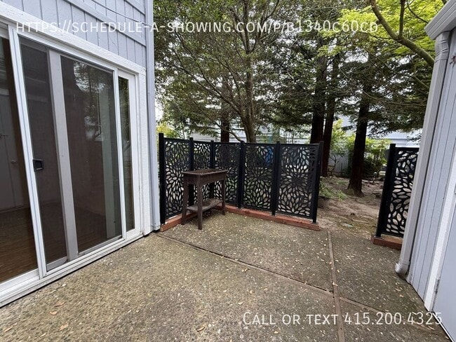 Building Photo - 1200 Capitola Rd
