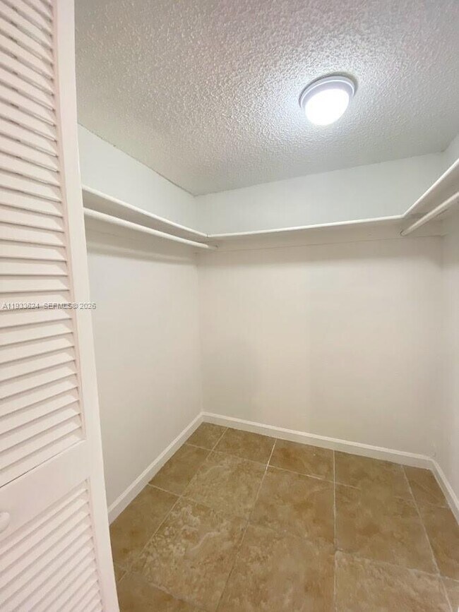 Building Photo - 3702 NE 171 St