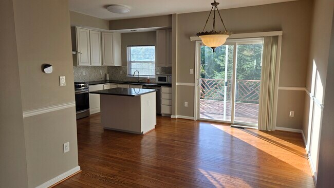 Building Photo - 9443 Birchwood Ln