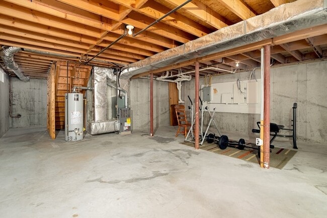 Building Photo - 8 Alden Dr