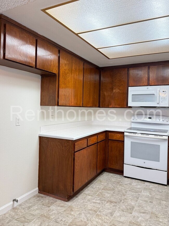 Building Photo - 2764 Meadow Lark Dr