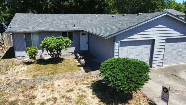 Primary Photo - 2 bedroom 1 bath duplex