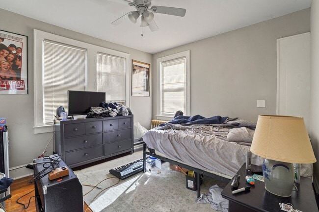 Building Photo - Ewing, NJ – 7BR / 2BA. House near TCNJ. Spacious layout.