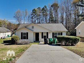 Building Photo - 829 Woodland Ln