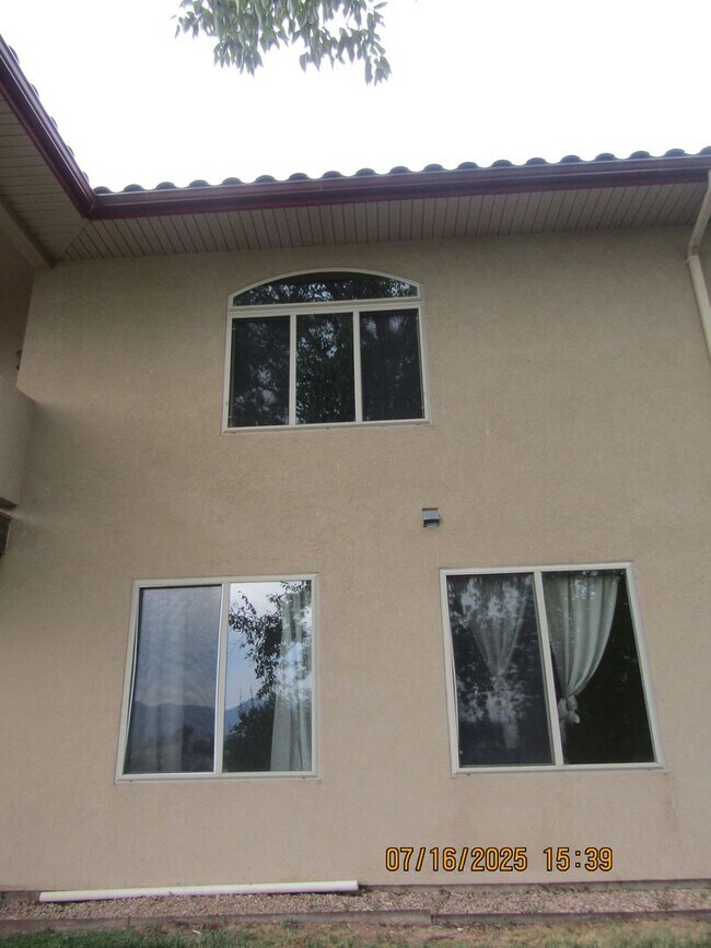 Building Photo - 1417 Fir Ct