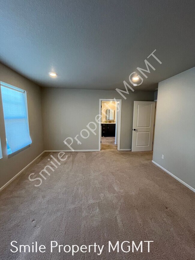Building Photo - 14611 SW 78th Ave
