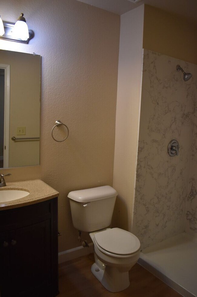 Building Photo - Updated and Well Maintained Winters Home!