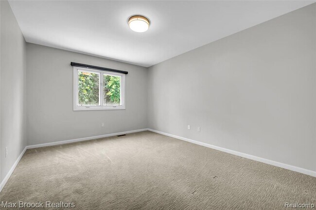 Building Photo - 107 Millstone Rd
