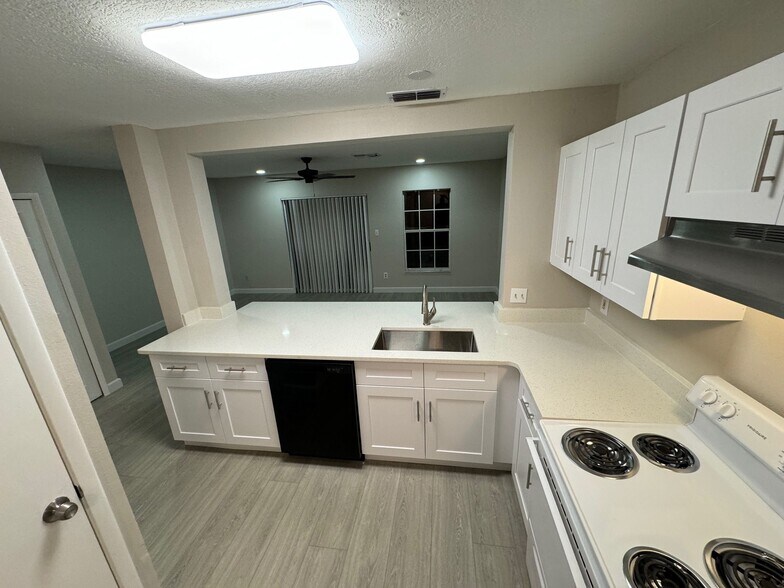 Building Photo - 11116 Essex Ridge Ct