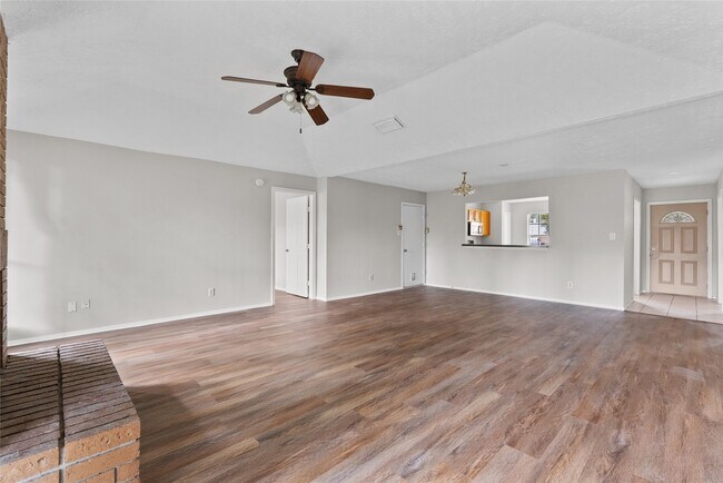 Building Photo - 2819 Sugar Wood Dr