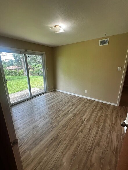 Building Photo - 3850 Lisa Ln