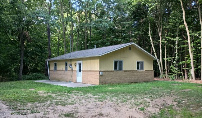 Building Photo - Cottage in the Woods