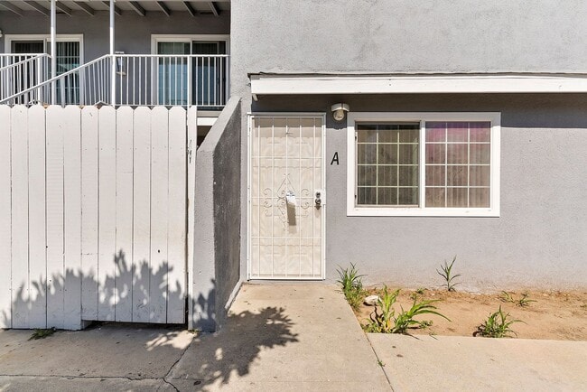Building Photo - 1022 El Camino Dr