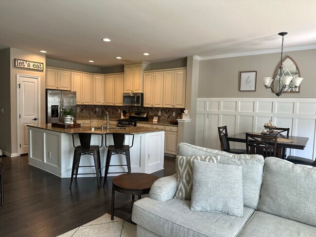 Building Photo - 6834 Colonial Garden Dr