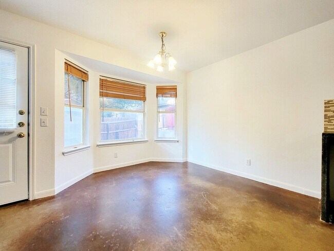 Building Photo - Beautiful 3/BR 2.5/BA Home for Rent in Aus...