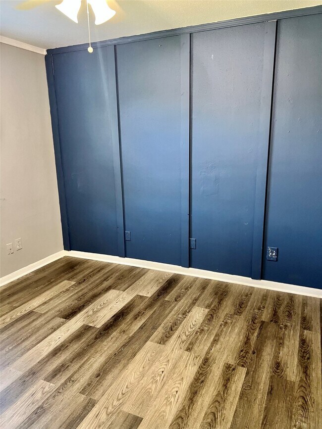 Building Photo - 3311 Crestmeadow Dr