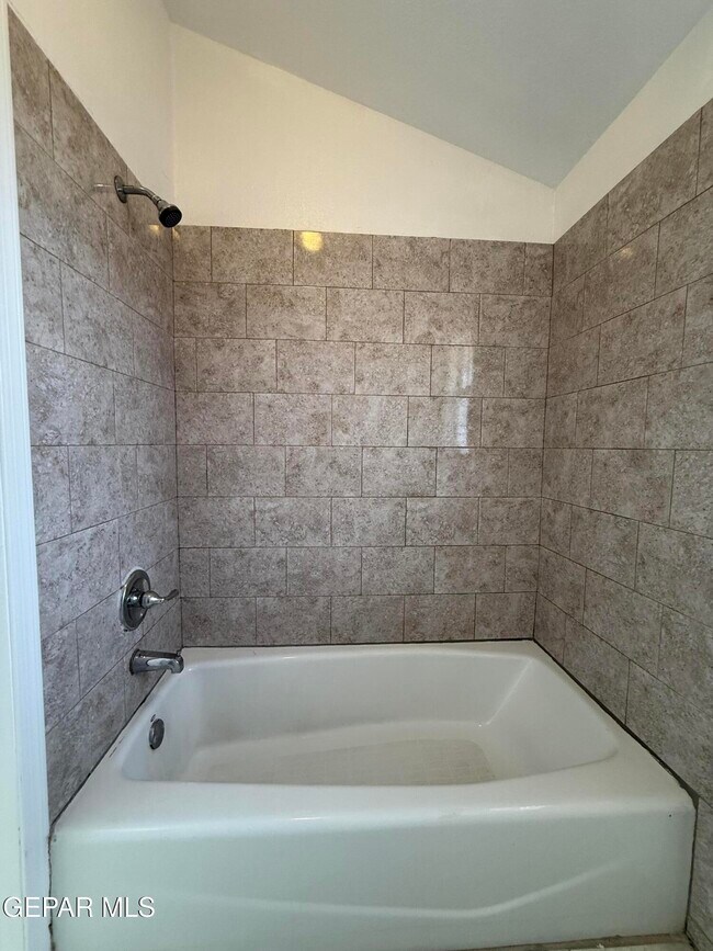 Building Photo - 1524 Greg Powers Dr