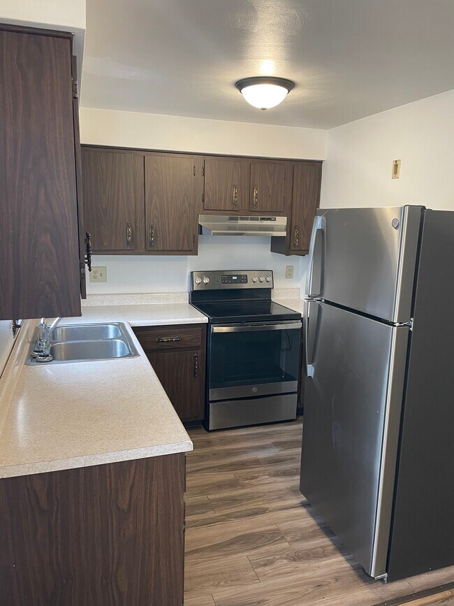 Kitchen - 1706 Commerce St