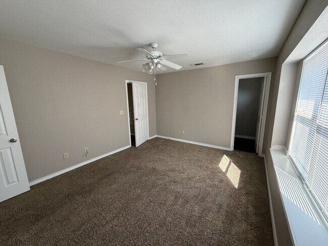Building Photo - 2535 Pascal Ct