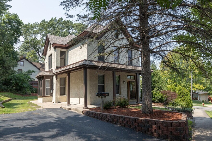 Building Photo - 799 Oakdale Ave