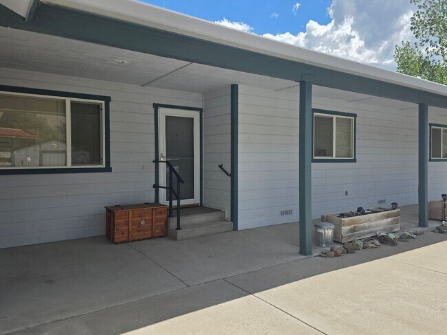 Building Photo - 3671 Sandstone Dr