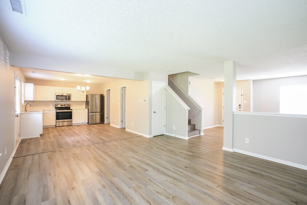 Building Photo - 6330 Alonzo Dr