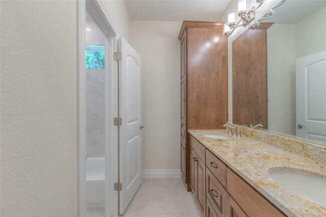 Building Photo - 12871 Oak Barrel Rd