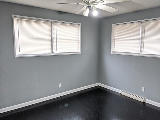 Building Photo - 2346 Berwyn Dr