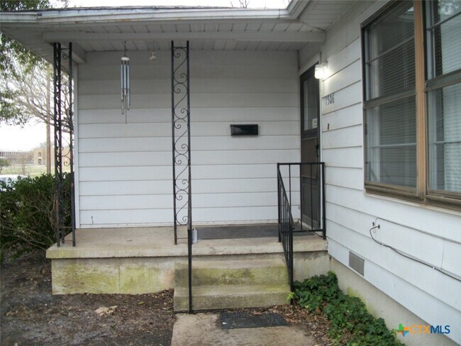 Building Photo - 1506 Terrace Dr