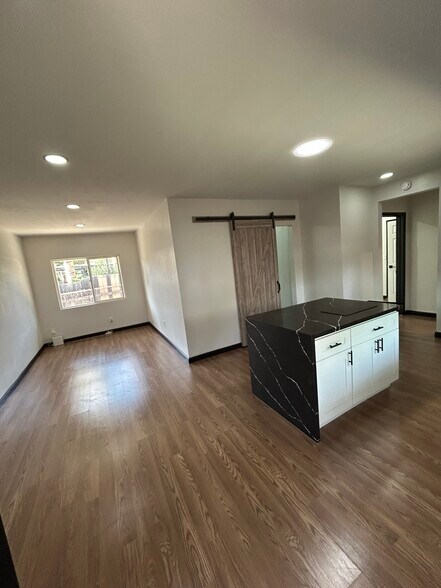 Building Photo - 281 Stanton St