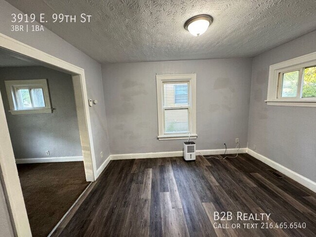Building Photo - 3919 E 99th St
