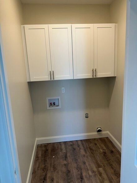 Building Photo - 191 Willowbrook Dr