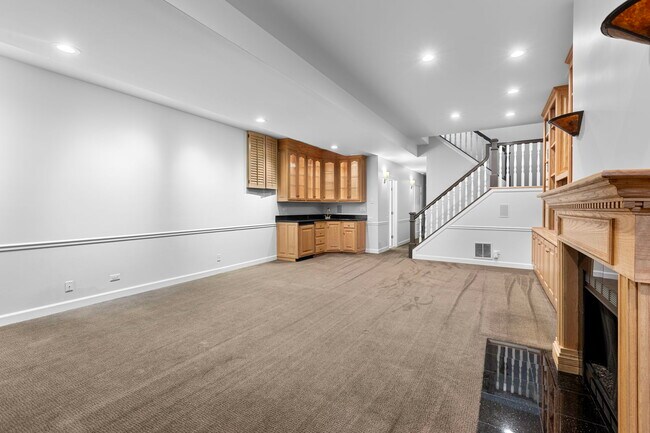 Building Photo - 2725 N Magnolia Ave