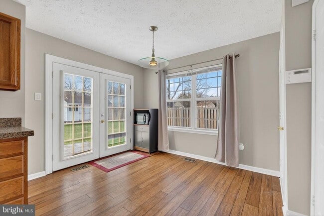 Building Photo - 8813 Francesca Dr