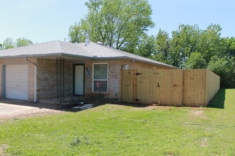 Building Photo - Better Than New! W/appliances!