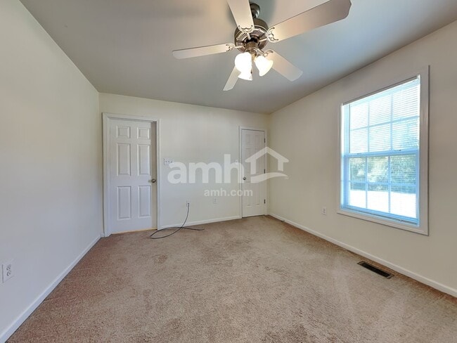 Building Photo - 43 Wolf Creek Ln