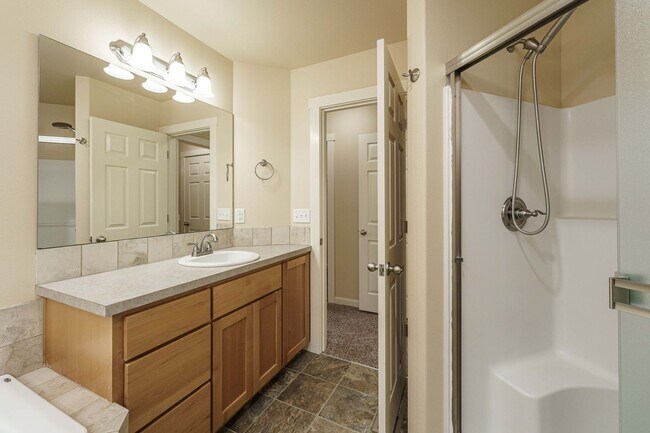 Building Photo - $1000 Year End Savings - Ask Us How! Convenient Location 3 Bedroom 2.5 Bathroom with Fence Back Yard