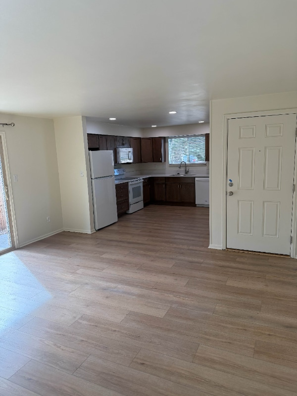 Building Photo - 5868 Newcombe Ct