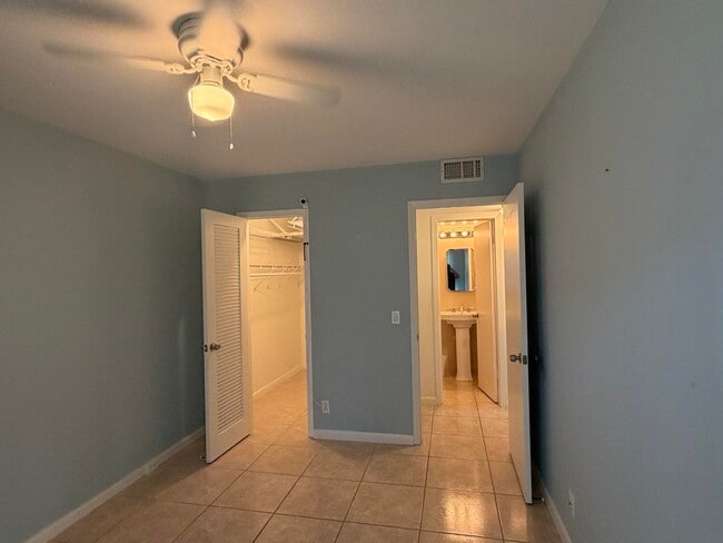 Building Photo - 169 Suffolk F